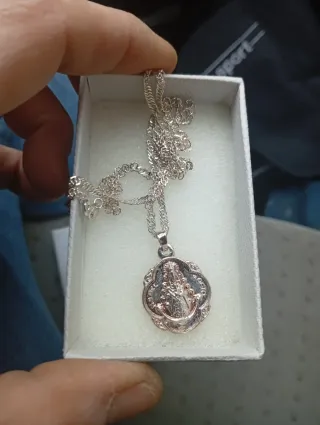 Medalla y cadena de plata de ley Virgen del Rocío