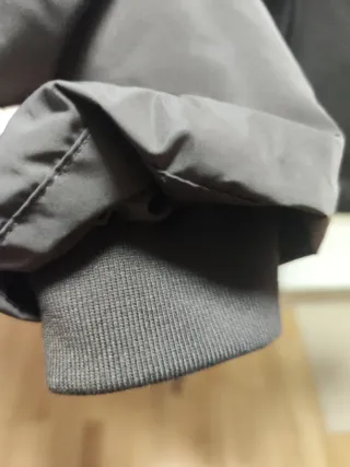 Chaqueta bomber con cuello de pelo muy suave