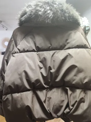Chaqueta bomber con cuello de pelo muy suave