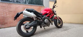 Ducati Monster 696