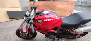 Ducati Monster 696