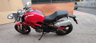 Ducati Monster 696