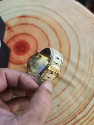 Lotus Elegante con Piedras Dorado y Blanco