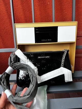 Borsa Michael Kors nera lucida