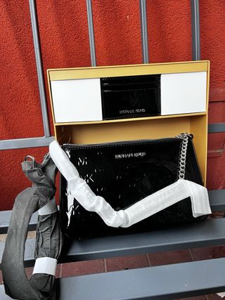 Borsa Michael Kors nera lucida