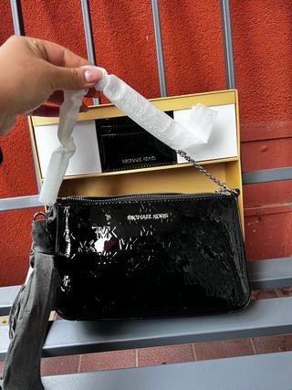 Borsa Michael Kors nera lucida