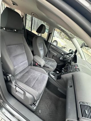 Volkswagen Touran 2011