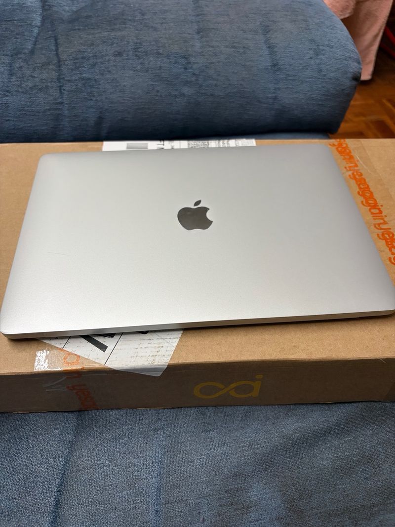 MacBook Pro M1 2020 Plata 256gb