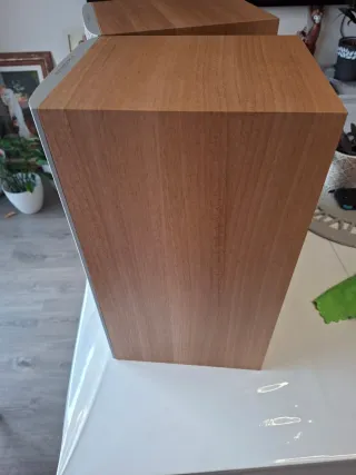 Altavoces Bowers & Wilkins 602 S3.