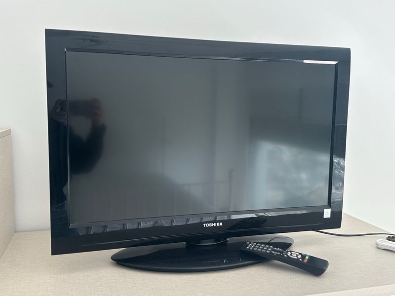 Televisor Toshiba Negro básica