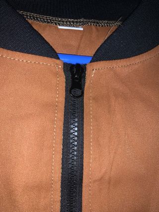 Chaqueta con Logo Marrón Cremallera