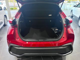 Toyota C-HR Phev Advance 2025