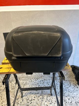 Baúl Moto Givi Negro