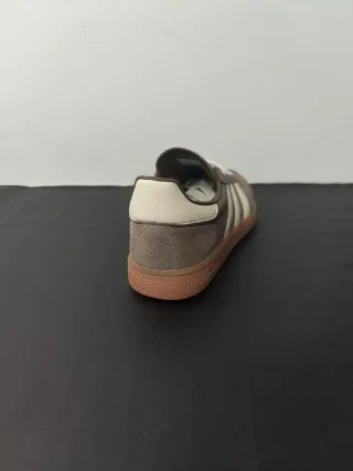 Adidas  Marron beige 39