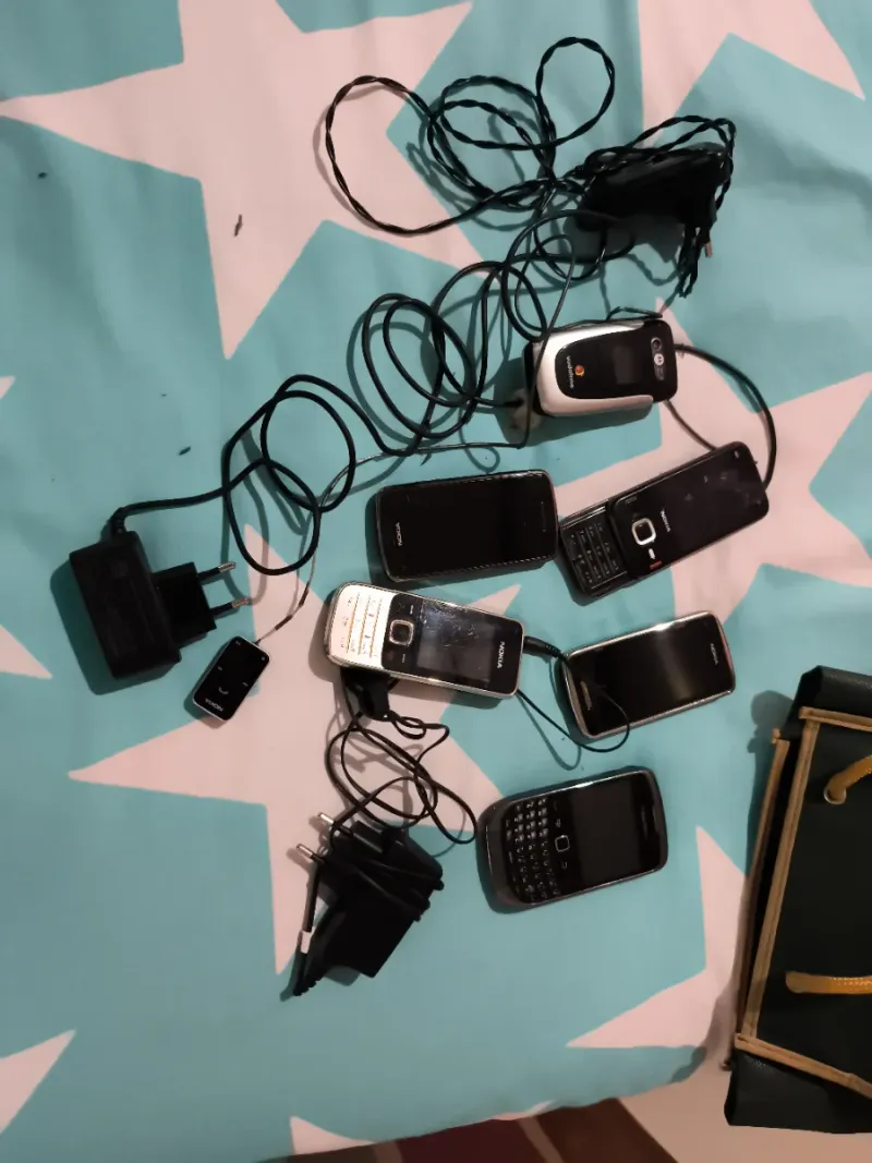 Lote de móviles Nokia antiguos