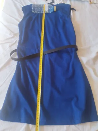 Vestido azul eléctrico con cinturón
