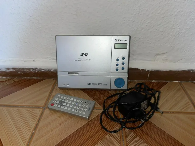 Reproductor DVD Portátil Emerson MDP-780