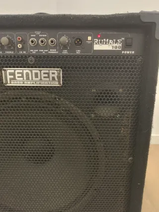 Amplificador Bajo Fender Rumble 100