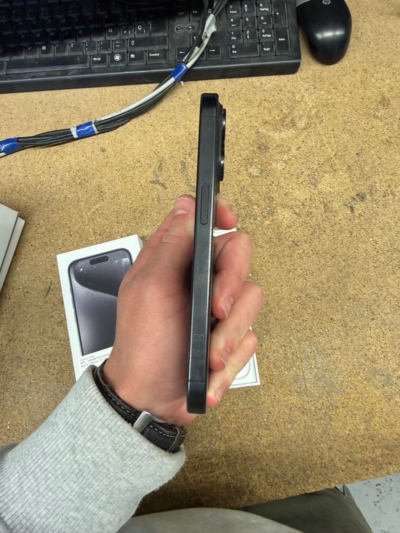 iPhone 15 Pro 128GB 91% Batería Negro afbeelding 3