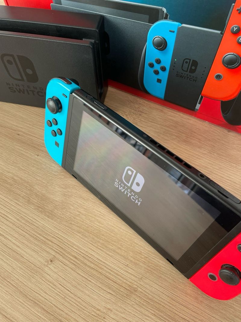 Nintendo Switch con accesorios afbeelding 3