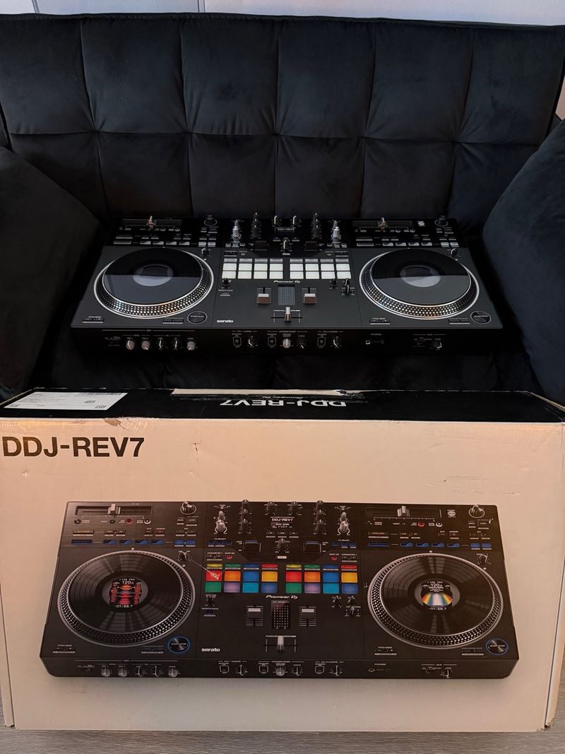Pioneer DJ DDJ-REV7