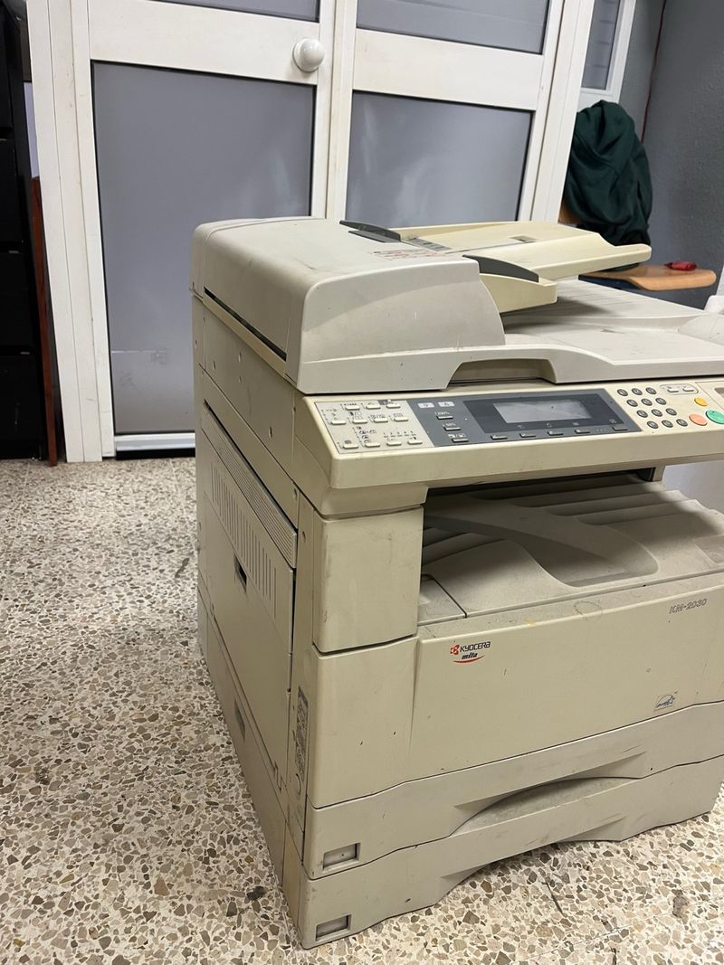 Fotocopiadora Kyocera Beige/Gris