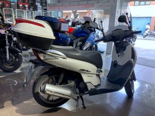 Honda SH 125 Scooter Blanca