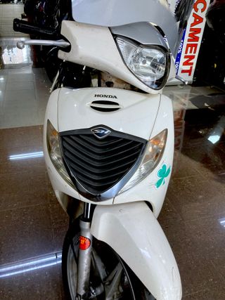 Honda SH 125 Scooter Blanca