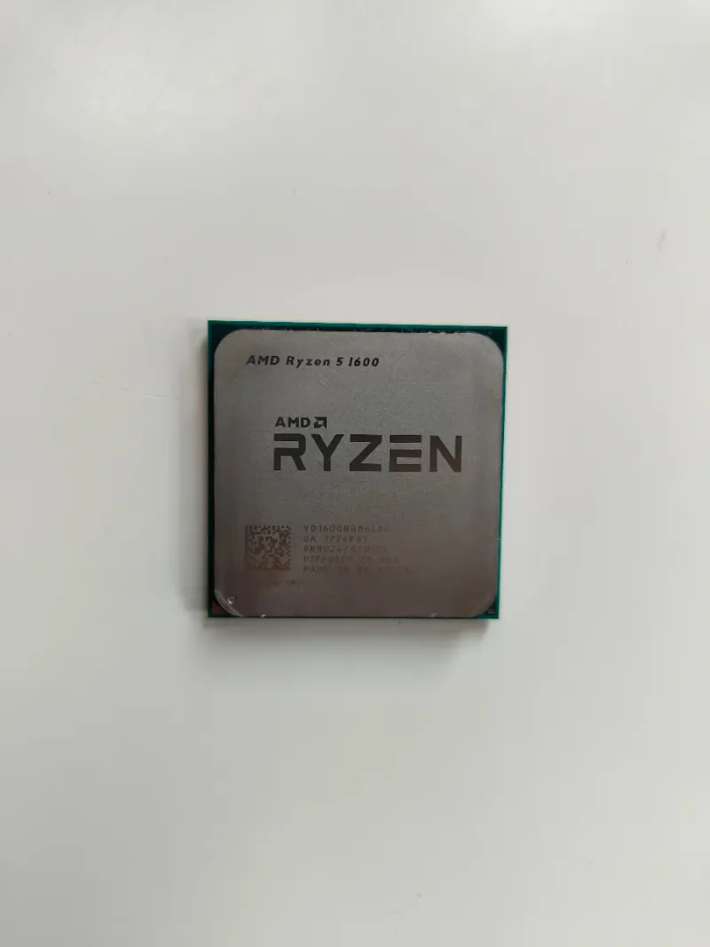 Procesador/CPU AMD Ryzen 5 1600 AM4 con Disipador