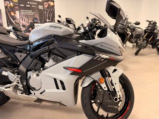 CFMOTO 675SR-R