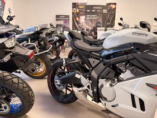 CFMOTO 675SR-R