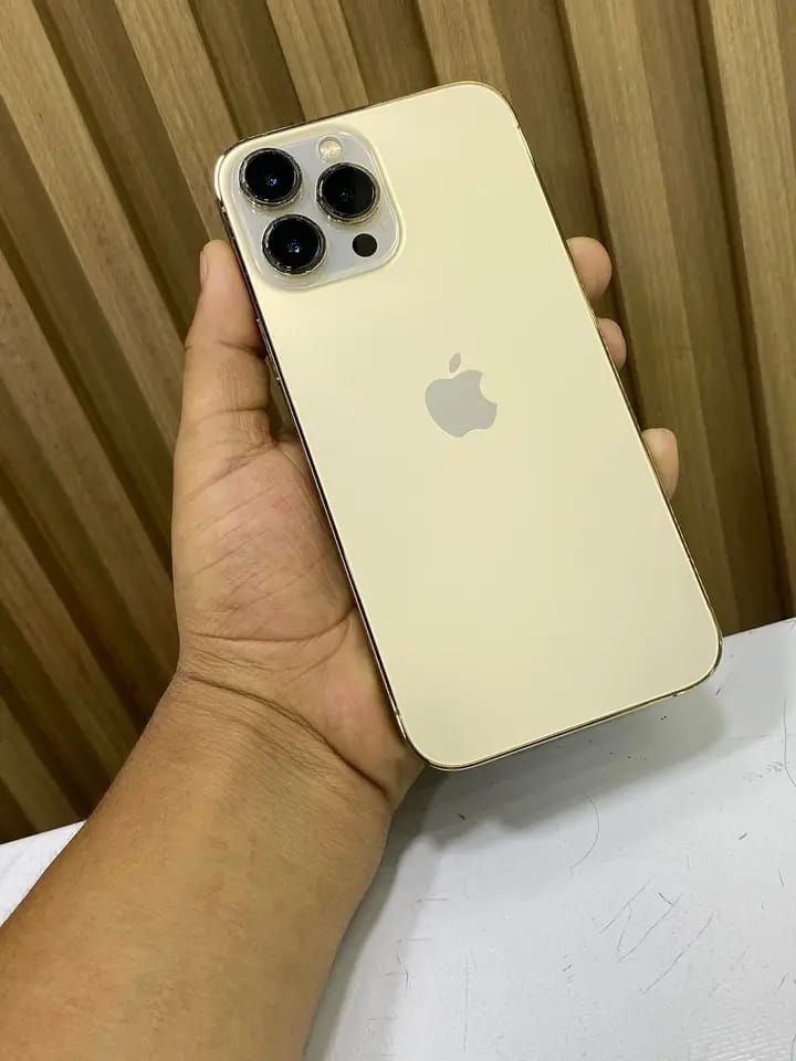 iPhone 13 Pro Max Dorado
