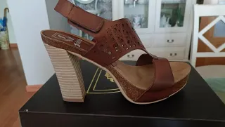 Sandalias de piel,tacón alto sin estrenar