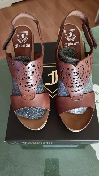 Sandalias de piel,tacón alto sin estrenar