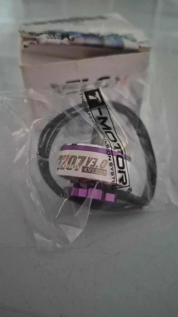 Motor Emax 2207 V3.0 KV1750 Morado