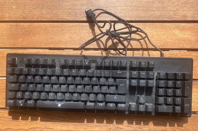 Teclado gaming negro