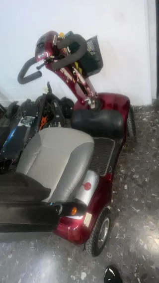 Moto movilidad reducida tipo scooter