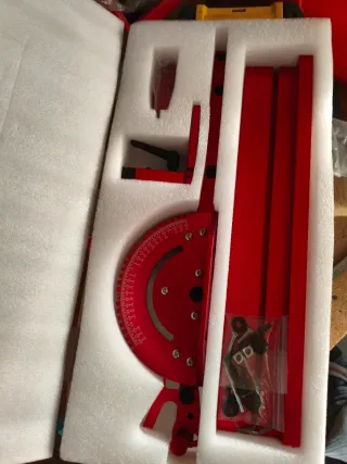 Ingletadora de mesa roja