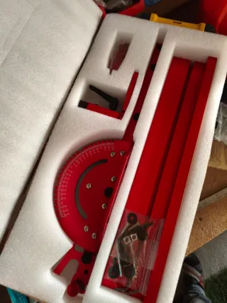 Ingletadora de mesa roja