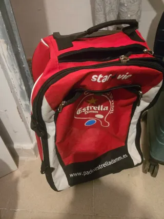 Maleta Estrella Damm con ruedas