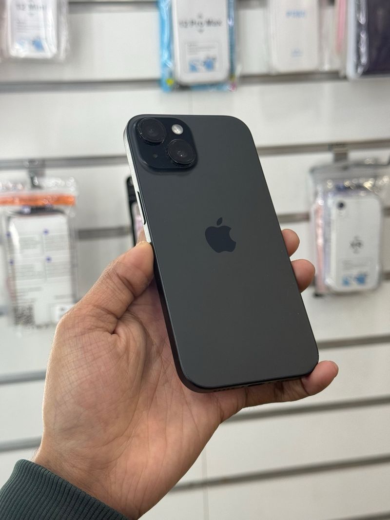 iPhone 15 128GB bateria 87%
