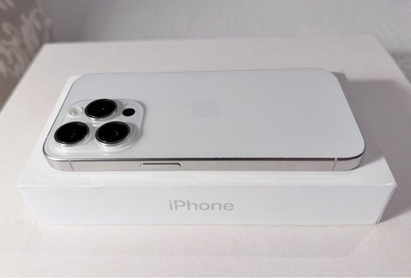 iPhone 15 Pro 128GB Titanio Blanco Caja Original afbeelding 3