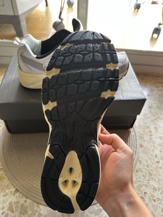 New Balance 530 Plata y Blanco Talla 38