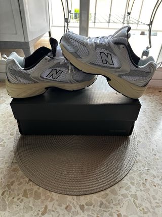 New Balance 530 Plata y Blanco Talla 38