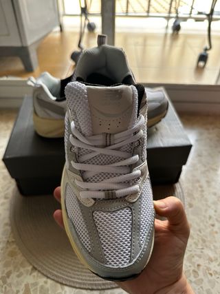 New Balance 530 Plata y Blanco Talla 38