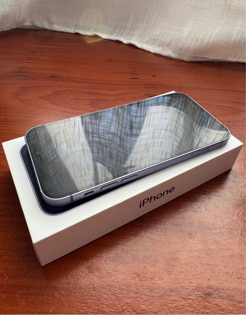 iPhone 12 64GB Morado