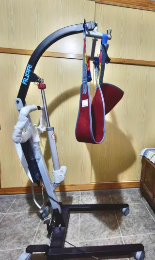Grúa para cama con arnés ,marca Aupa .