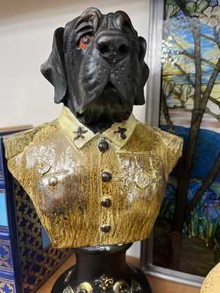 Busto Perro Militar Decorativo Negro y Dorado