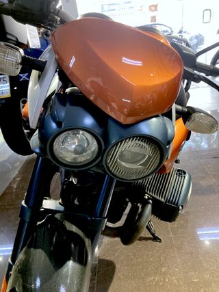 BMW 1150R Naked Negra y Naranja
