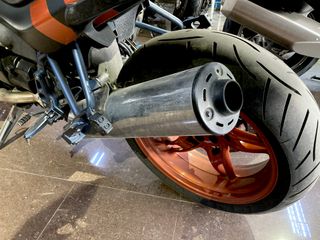 BMW 1150R Naked Negra y Naranja